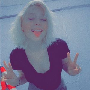 Meet your Posher, Alexis